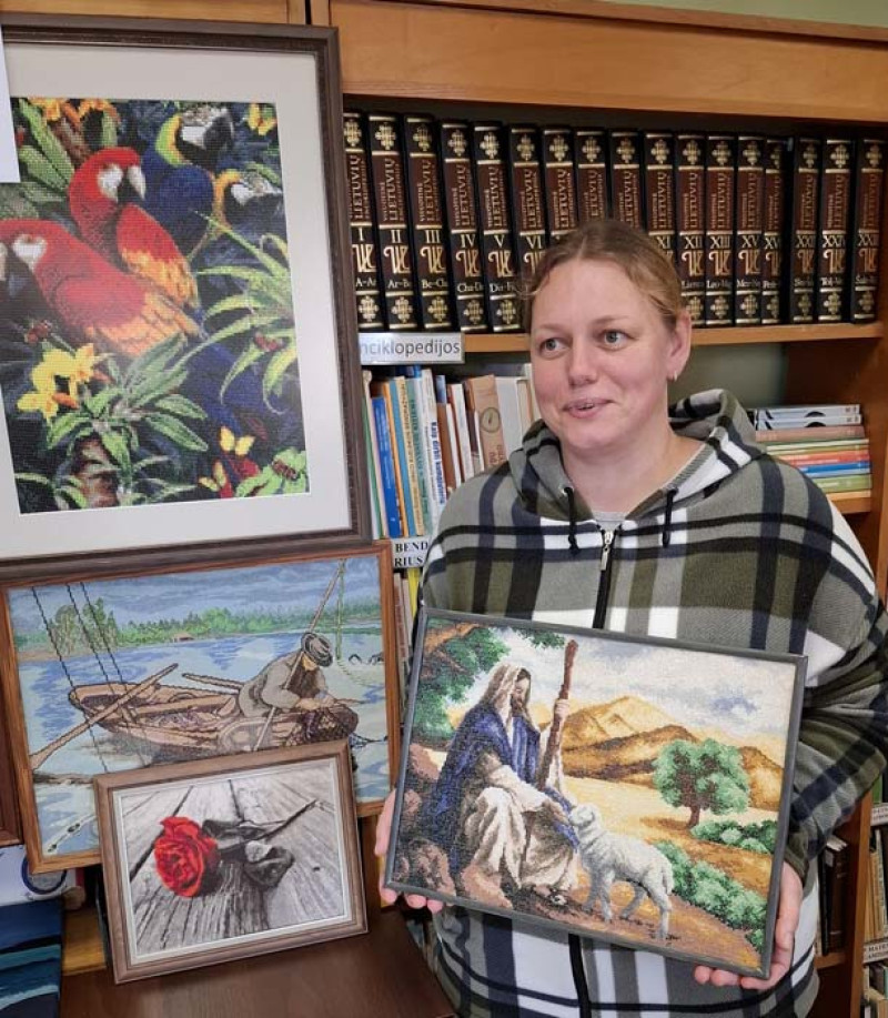 Spalvingi pasakojimai i&scaron; siūlų &ndash; kūryba, gimusi i&scaron; žemaiti&scaron;ko užsispyrimo