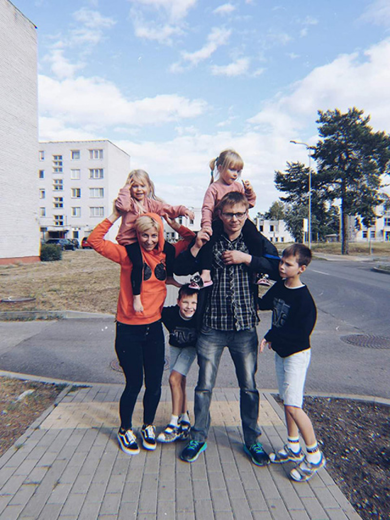 Tinklaraštininkė, keturių vaikų mama I. Arnauskienė teigia, kad vaikui susirgus svarbiausia sąmoningai vertinti kiekvieną situaciją, konsultuotis su kompetentingais specialistais ir atsakingai laikytis jų rekomendacijų vartojant nurodytus vaistus Nuotr. iš asmeninio archyvo