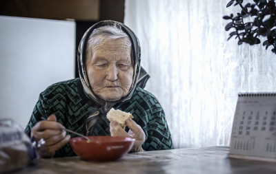 Močiutė Verutė kukliai primena: „Kantriai lauksiu tavo deklaracijos“
