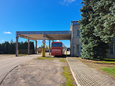 Autobuso pirkimas įstrigo: kaltas žemės drebėjimas?