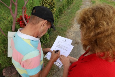 Gyvenimą kartina ir besikaupiančios skolos, ir kaimynų priekaištai