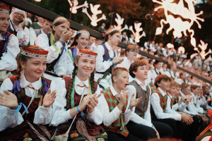 Moksleivių dainų &scaron;ventės dalyviams dovanoja gyvybės ir traumų draudimą