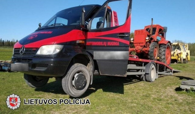 Policija konfiskavo nurašytus traktorius