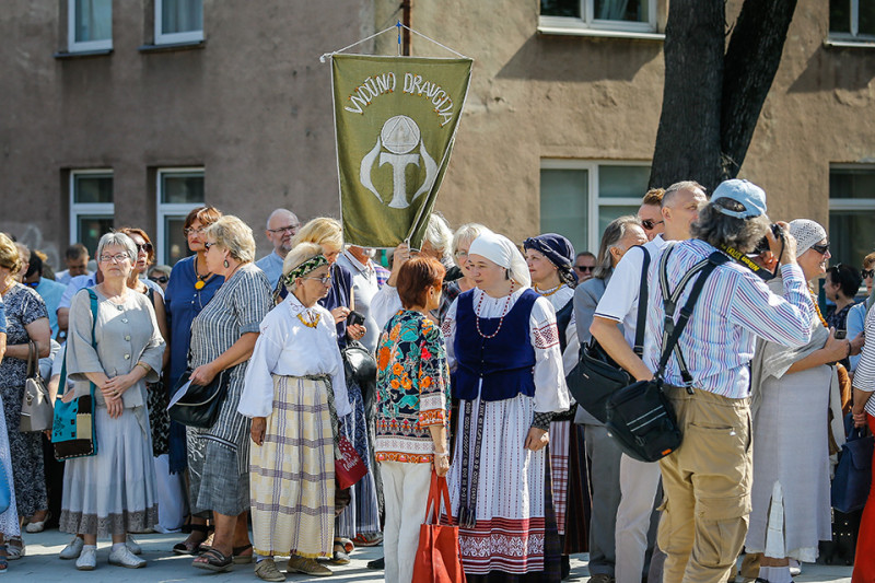 Klaipėdoje atidengtas paminklas Vydūnui