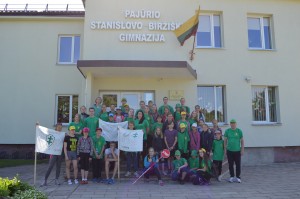 Stovyklavo jaunieji šauliai