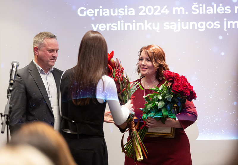 UAB &bdquo;Optita&ldquo; skirtą apdovanojimą atsiėmė R. Petkuvienė