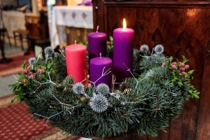 Eglutėmis suspindusi Advento pradžia ir kino renginių gausa