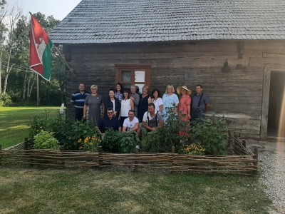 Džiaugsmas kitiems dovanoti meną