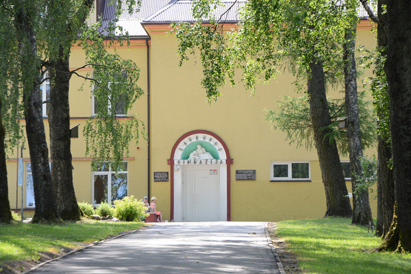 Gimnazijoje verda aistrų katilas, kurio neįstengia užgesinti nė viena valdžia