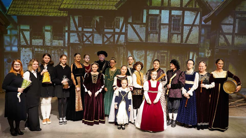 Kalėdinis koncertas Istorinė muzikinė kelionė &bdquo;Vakar ir &scaron;iandien&ldquo;, Klaipėdos piliavietė, 2023 m. (aut. Aleksas Birėta)