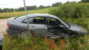 Į vestuves Švėkšnoje skubėję vilniečiai pakliuvo į avariją