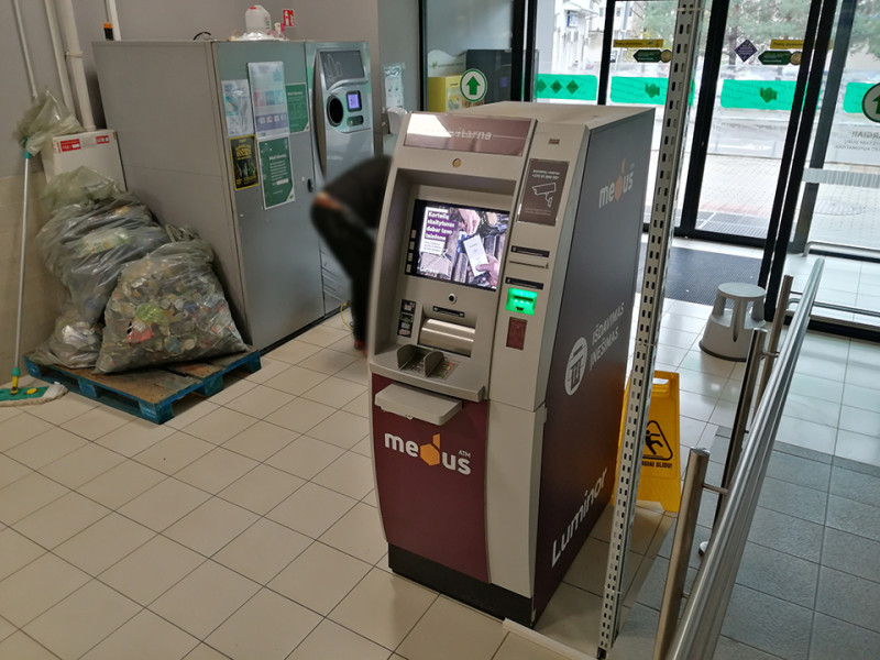 Bankomatas „perbėgo“ niekam nepranešęs?