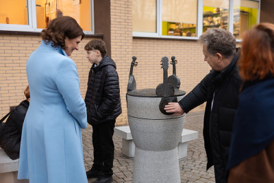 Pirmoji ponia linkėjo mokytojams tapti &scaron;viesą ne&scaron;ančiais Vyčiais