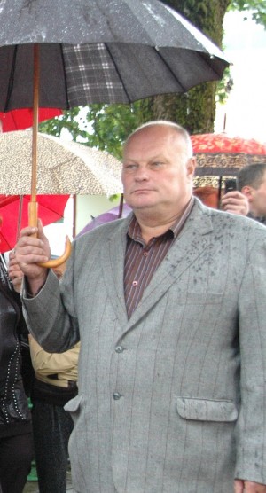 Girtas prie vairo pričiuptas seniūnas