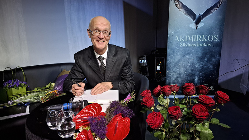 Tarp muzikos ir žodžio: i&scaron; tylos gimstančios eilės