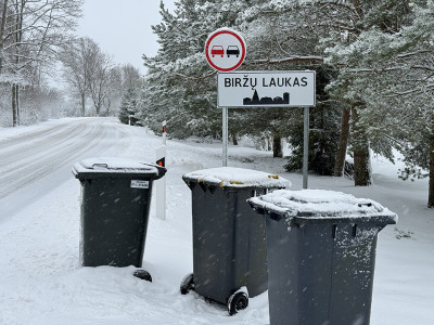 Atliekų i&scaron;vežimą sutrikdė &scaron;alčiai
