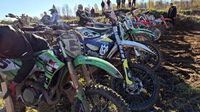 Motorų griausmas užburia