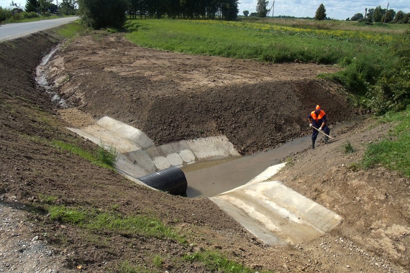 Laukų nusausinimu teks pasirūpinti patiems