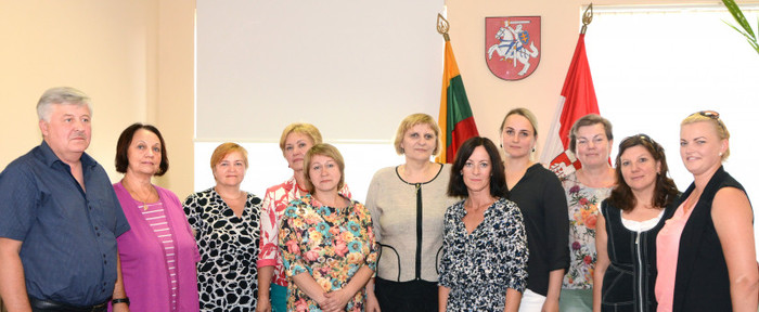 Komisijos nariai kimba į darbą