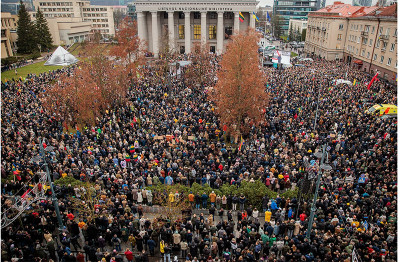 Protestas &bdquo;&Scaron;ALIN RANKAS!&ldquo; grįžta: pažadinta pilietinė savigarba negali būti taip lengvai užmigdyta