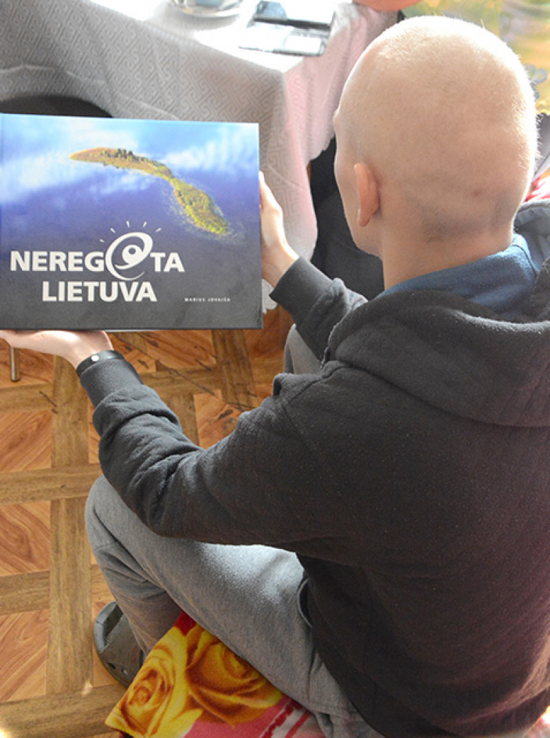 Sunkiai sergantis vaikinas tarnyboje ištvėrė iki paskutinės dienos