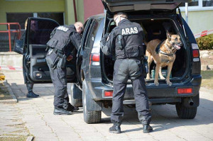 Vaikas prane&scaron;ė apie užminuotą progimnaziją