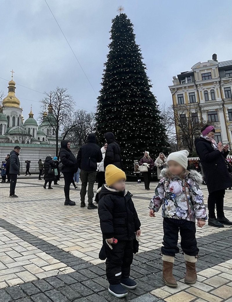Tamsios artėjančios &scaron;ventės: karas gesina &scaron;viesą ir viltį