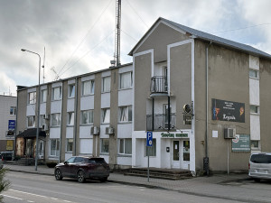 Tremtiniai palikti be paramos