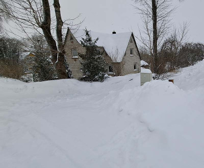 Pusnys užklojo ne tik kiemus, bet ir kaimynų santykius