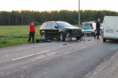Motociklu sprukęs bėglys turės atlyginti nuostolius