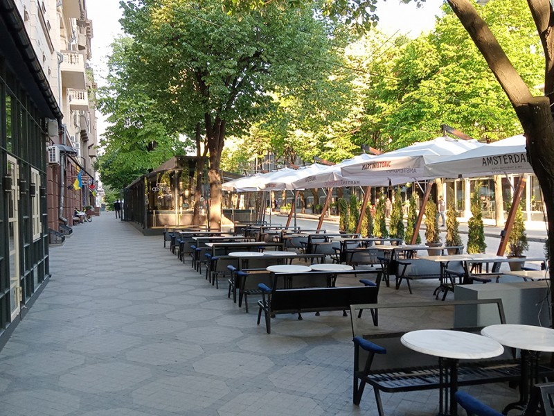 Centrinė Odesos Deribasovska gatvė ištuštėjusi