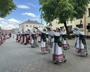 Kur giria žaliuoja, ten mano namai