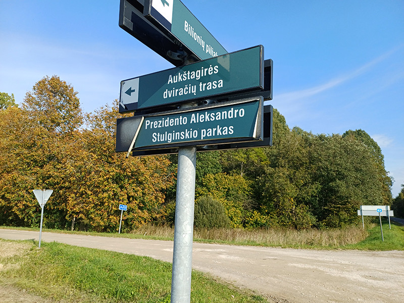 Prie&scaron;  rinkimus  kelių  eilės  dėliojamos  kitaip