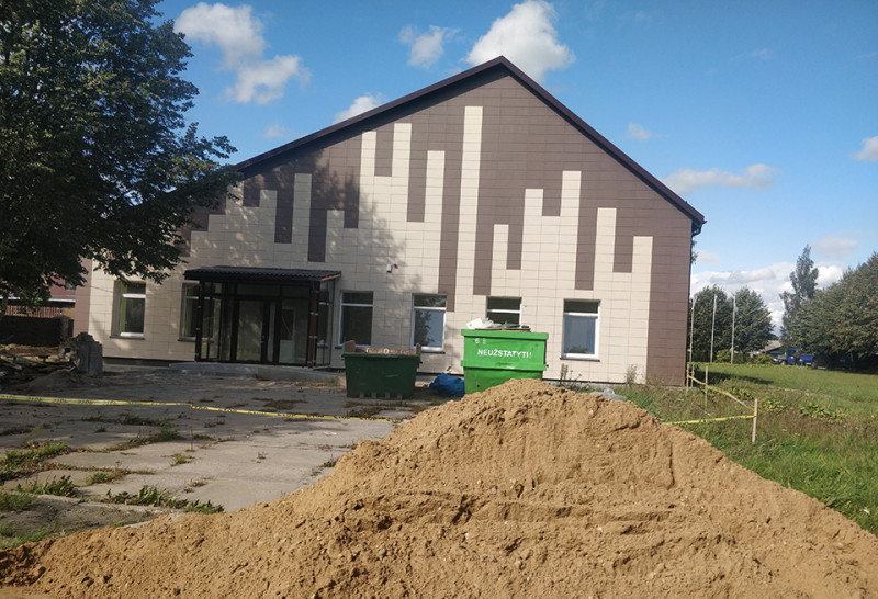 Po mero vizito – mirtina tyla statybvietėje