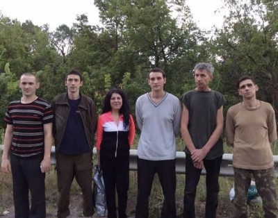 Iš nelaisvės su kitais ukrainiečiais moteris išėjo labai pasiligojusi ir sulysusi