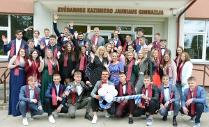 Paskutinis skambutis nuaidėjo ir Kvėdarnos abiturientams