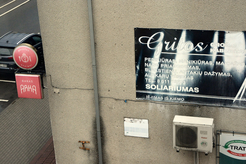 Kam reikalingos klaidinančios iškabos?