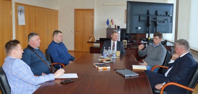 Pagalbos pieno sektoriui priemonės aptariamos su ūkininkais. Ministras K. Navickas kreipėsi ir į ES žemės ūkio komisarą J. Wojciechowski
