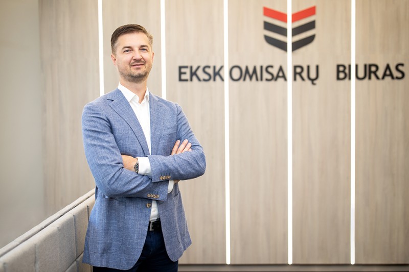 Apsaugos paslaugas Šilalėje pradėjo teikti „Ekskomisarų biuras“: vietinės saugos tarnybos įsigijimas atneš pozityvių pokyčių gyventojams ir verslui